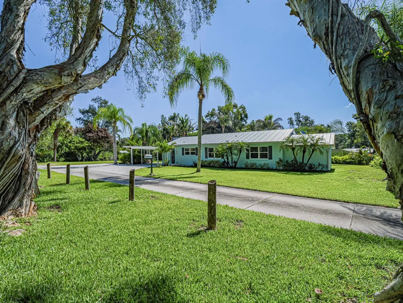 450 28th Court, Vero Beach FL 32968