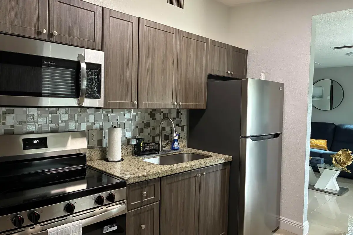 1558 NW 5th Avenue, Pompano Beach FL 33060