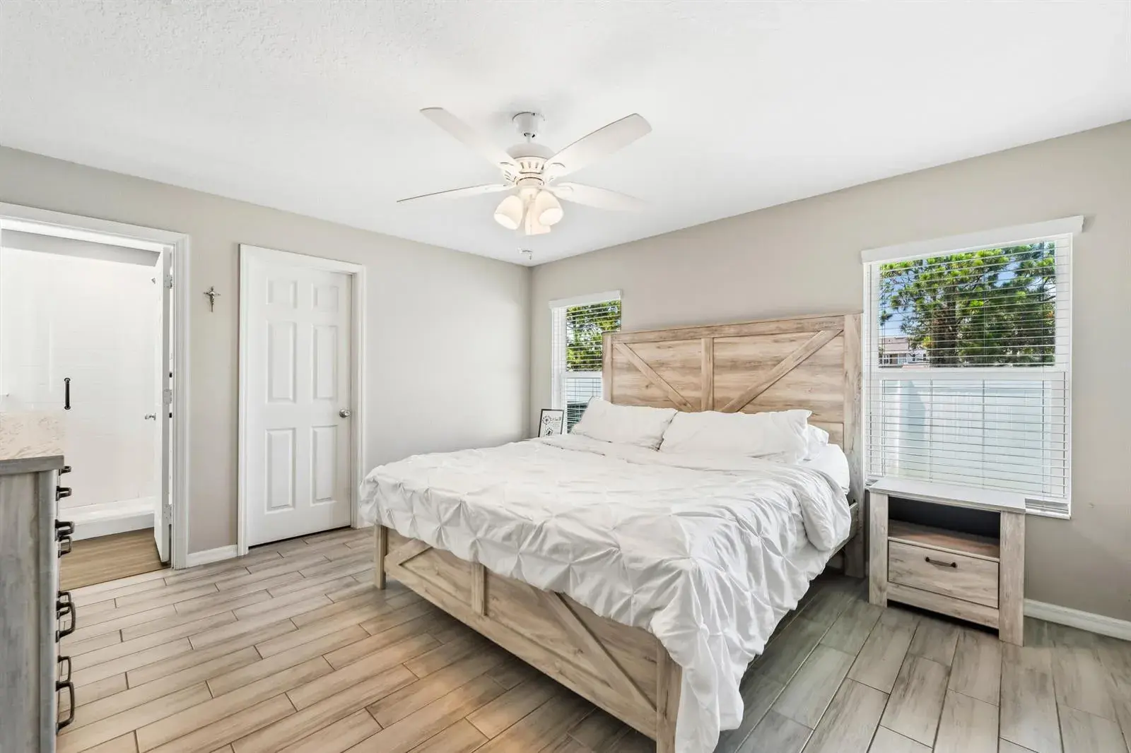 5435 NW Pine Trail Circle, Port St. Lucie FL 34983