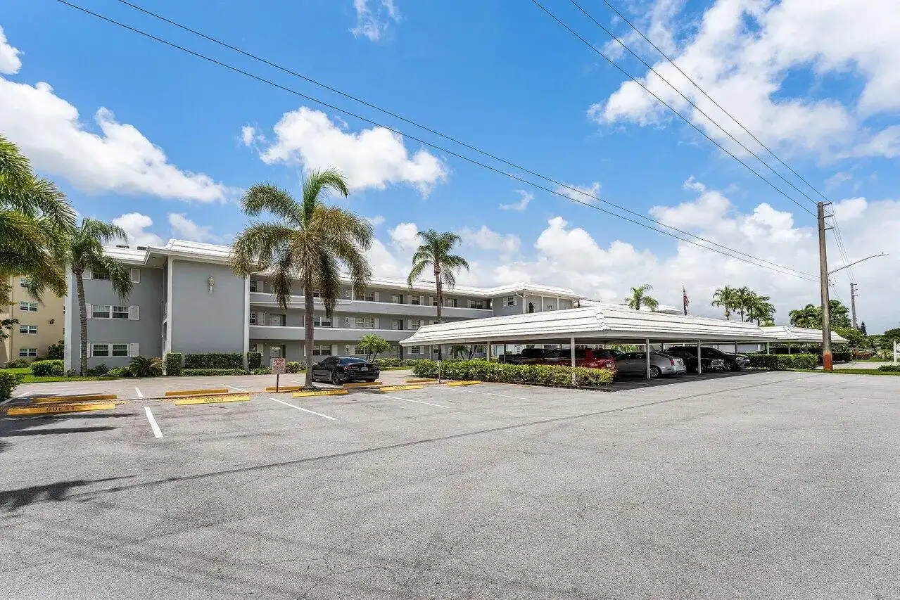 157 Atlantis Boulevard # 301, Atlantis FL 33462