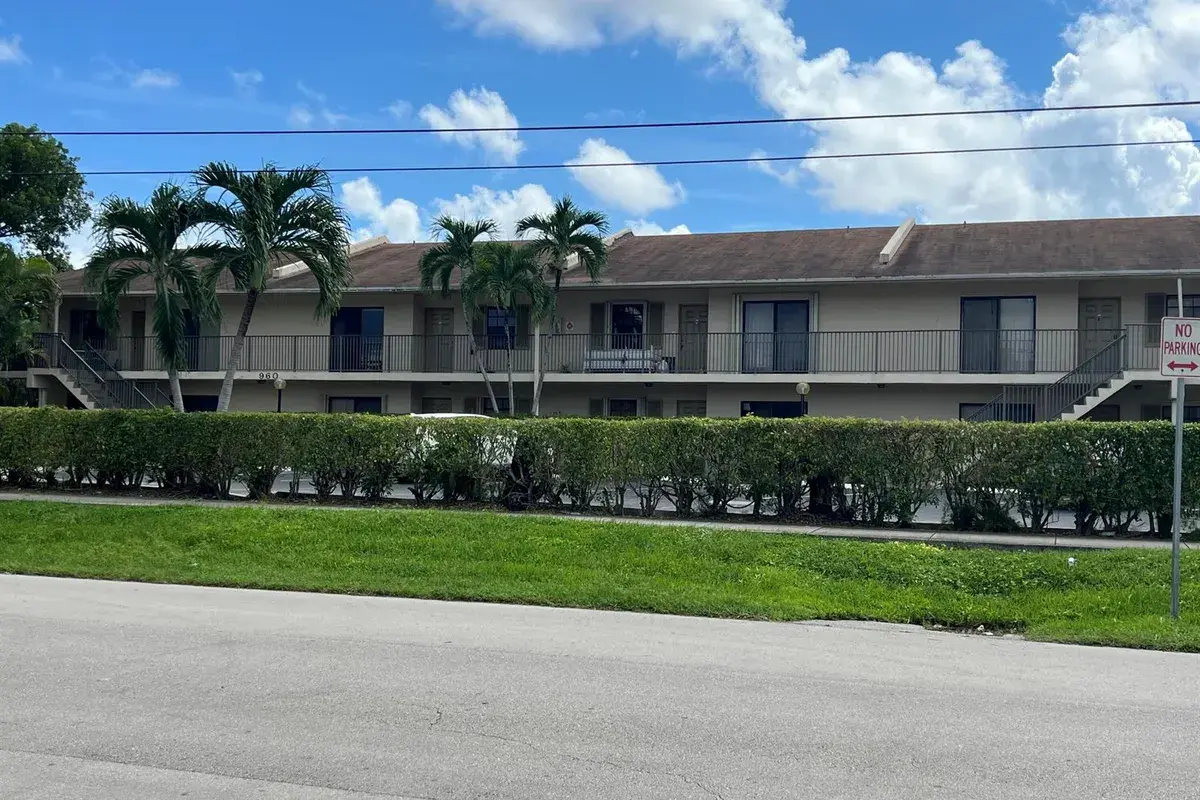 960 NW 45th Street # 6, Deerfield Beach FL 33064