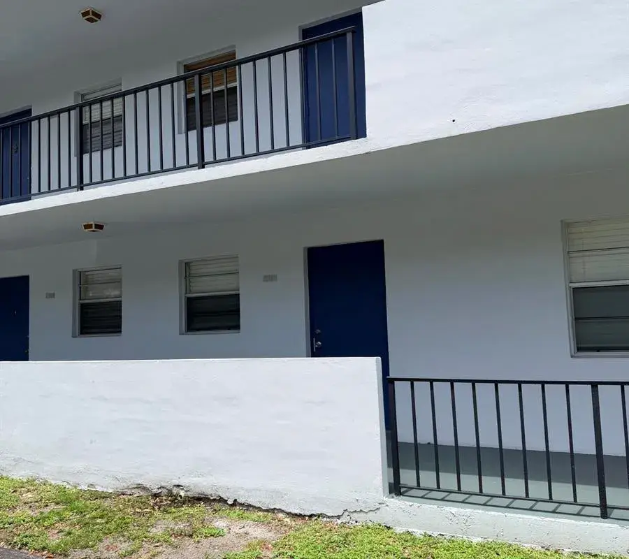1630 Embassy Drive # 104, West Palm Beach FL 33401