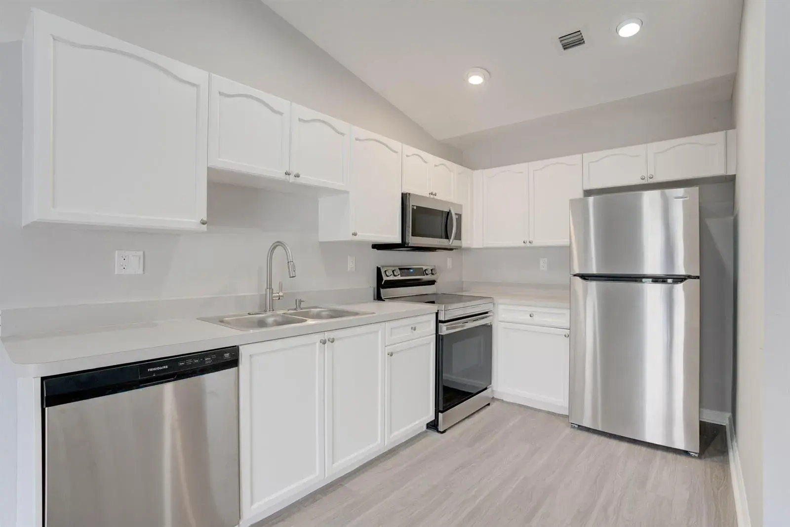 9244 Roan Lane Unit B, West Palm Beach FL 33403