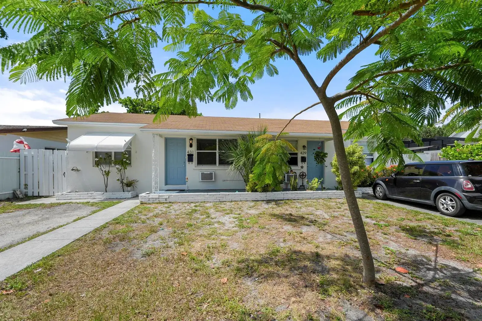 429 Lytle Street, West Palm Beach FL 33405 photo 2