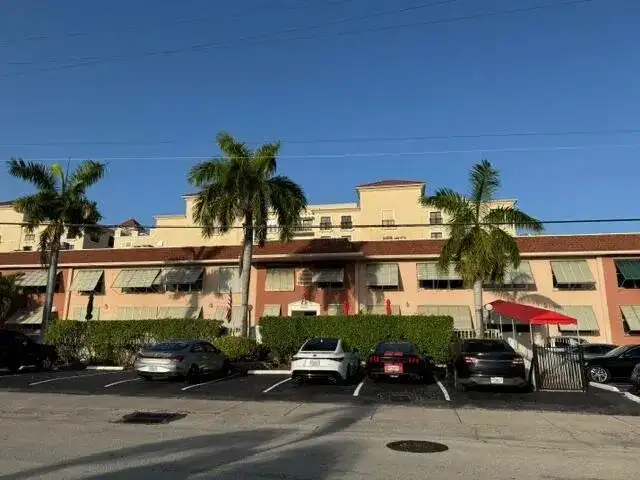 2400 NE 33rd Avenue # 208, Fort Lauderdale FL 33305