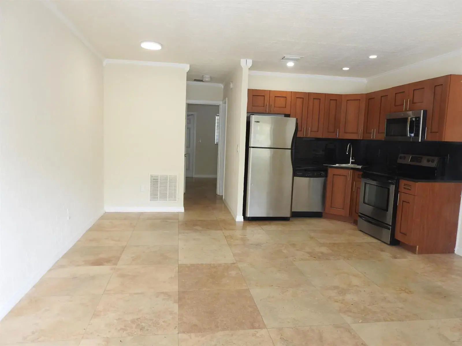 1872 NE 46th Street # D11, Fort Lauderdale FL 33308