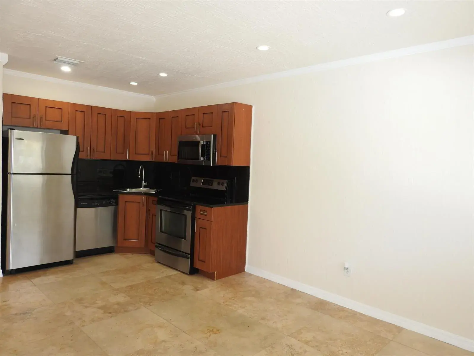 1872 NE 46th Street # D11, Fort Lauderdale FL 33308