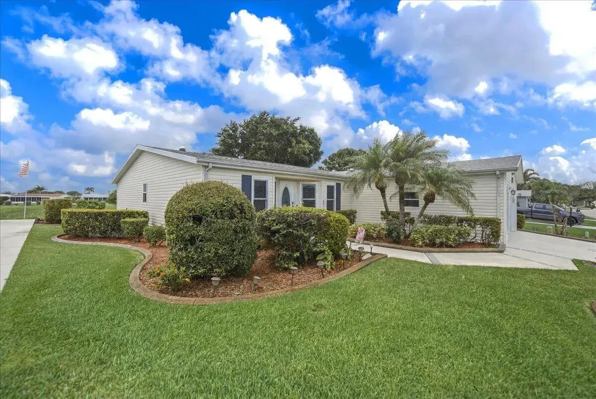 3241 Scarlet Tanager Court, Port St. Lucie FL 34952