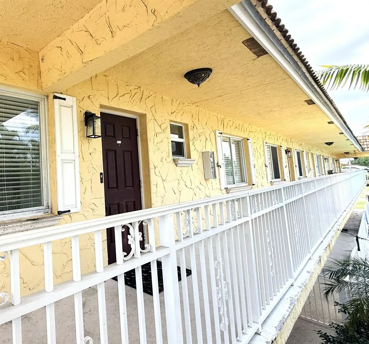 735 Hummingbird Way # 201, North Palm Beach FL 33408