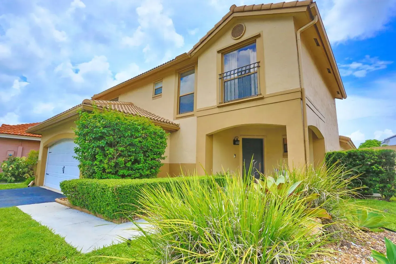 15061 Durham Lane, Davie FL 33331