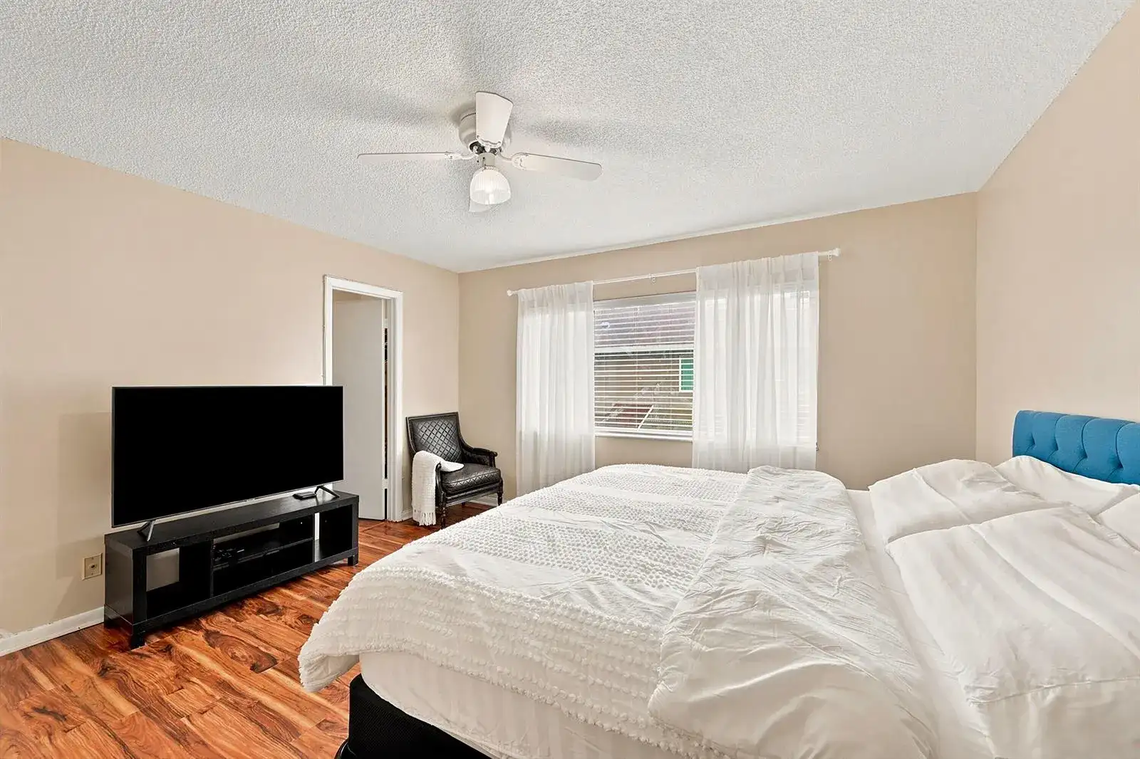 1227 Sussex Drive, North Lauderdale FL 33068 photo 4