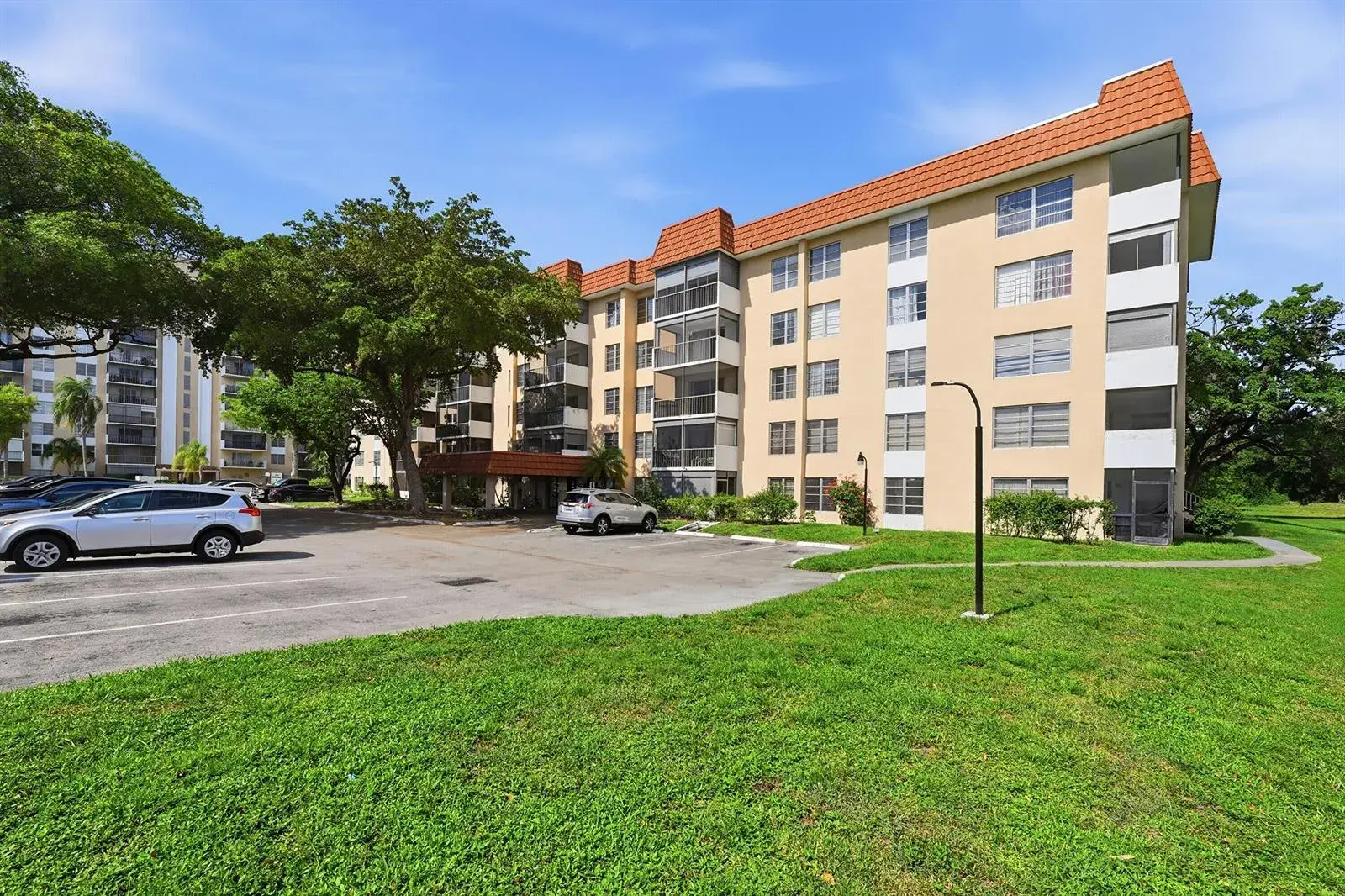 4158 Inverrary Drive # 511, Lauderhill FL 33319