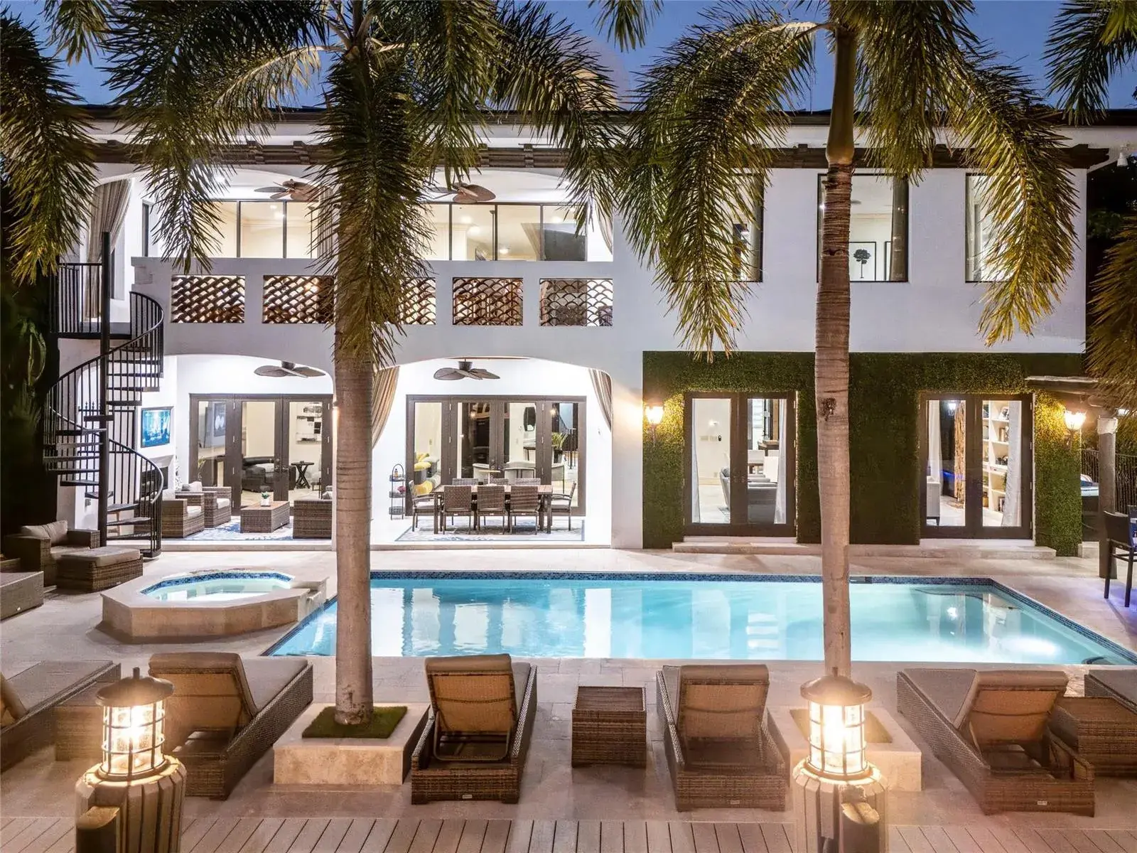 2430 Castilla Isle, Fort Lauderdale FL 33301