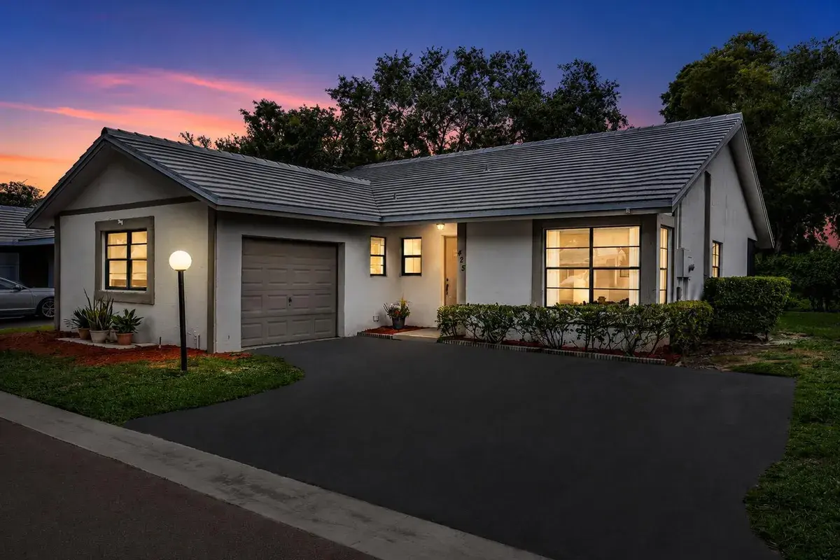 425 Shadow Wood Lane, Coral Springs FL 33071