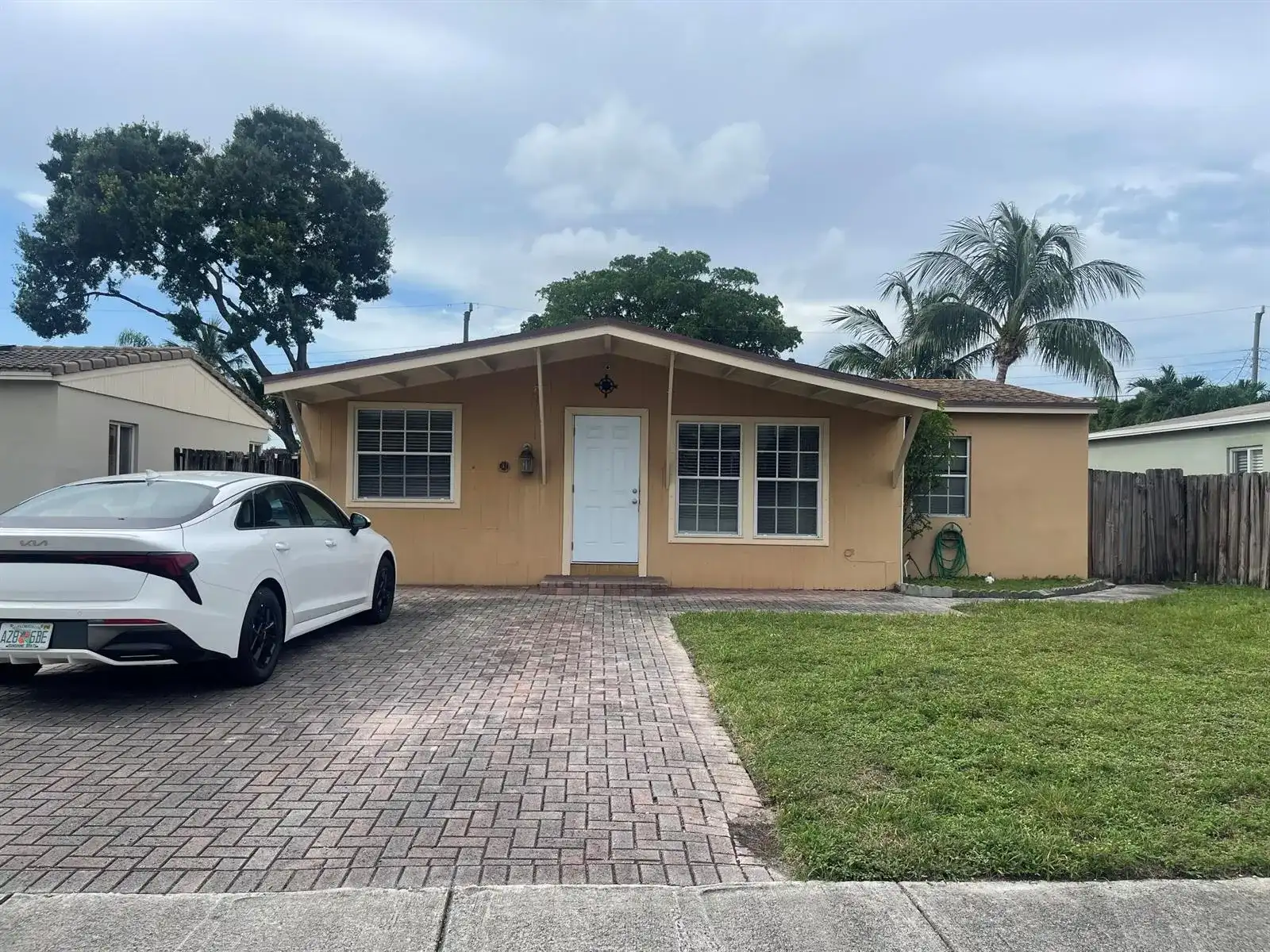 341 NW 52nd, Oakland Park FL 33309