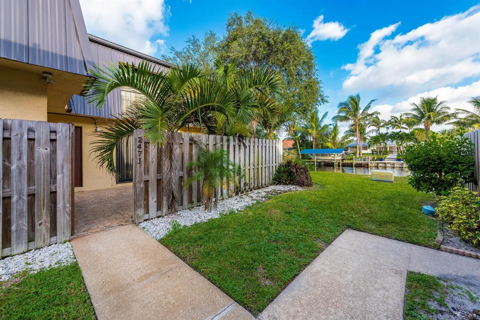 2471 Waterside Drive, Lake Worth FL 33461