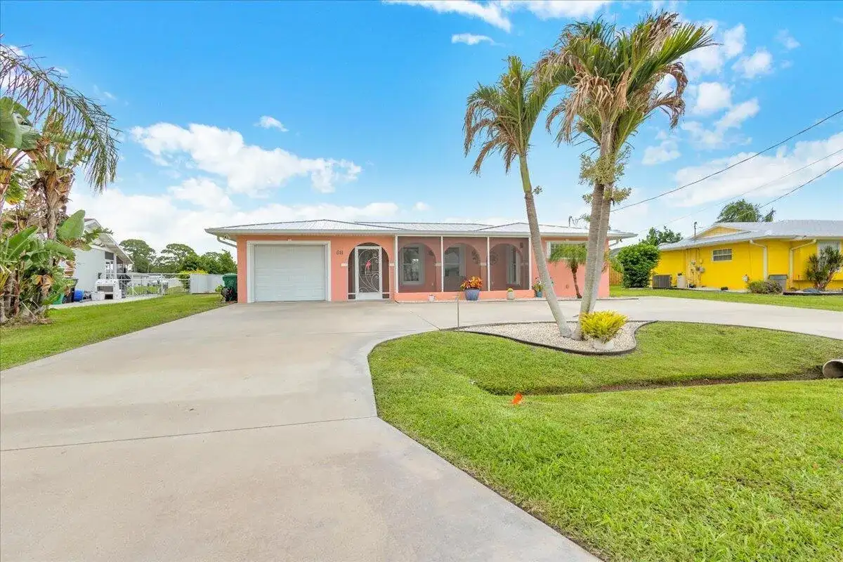 611 SE Harborview Drive, Port St. Lucie FL 34983 photo 2