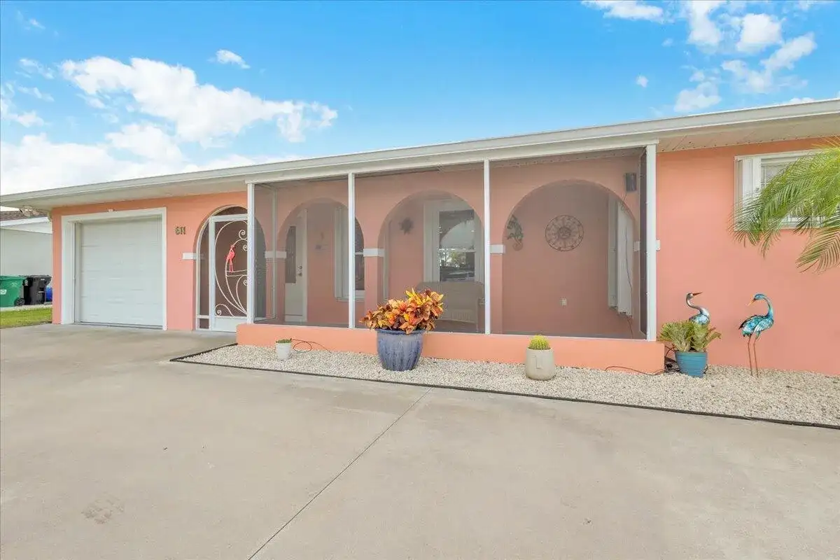 611 SE Harborview Drive, Port St. Lucie FL 34983 photo 4