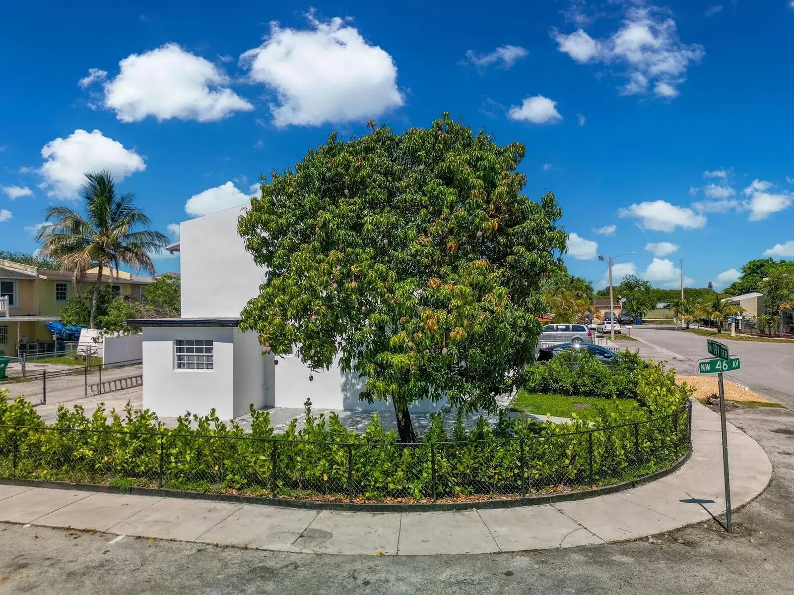 4527 NW 191st Terrace, Miami Gardens FL 33055 photo 3