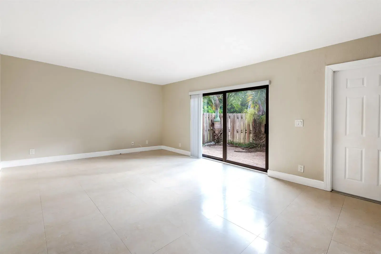2471 Waterside Drive, Lake Worth FL 33461