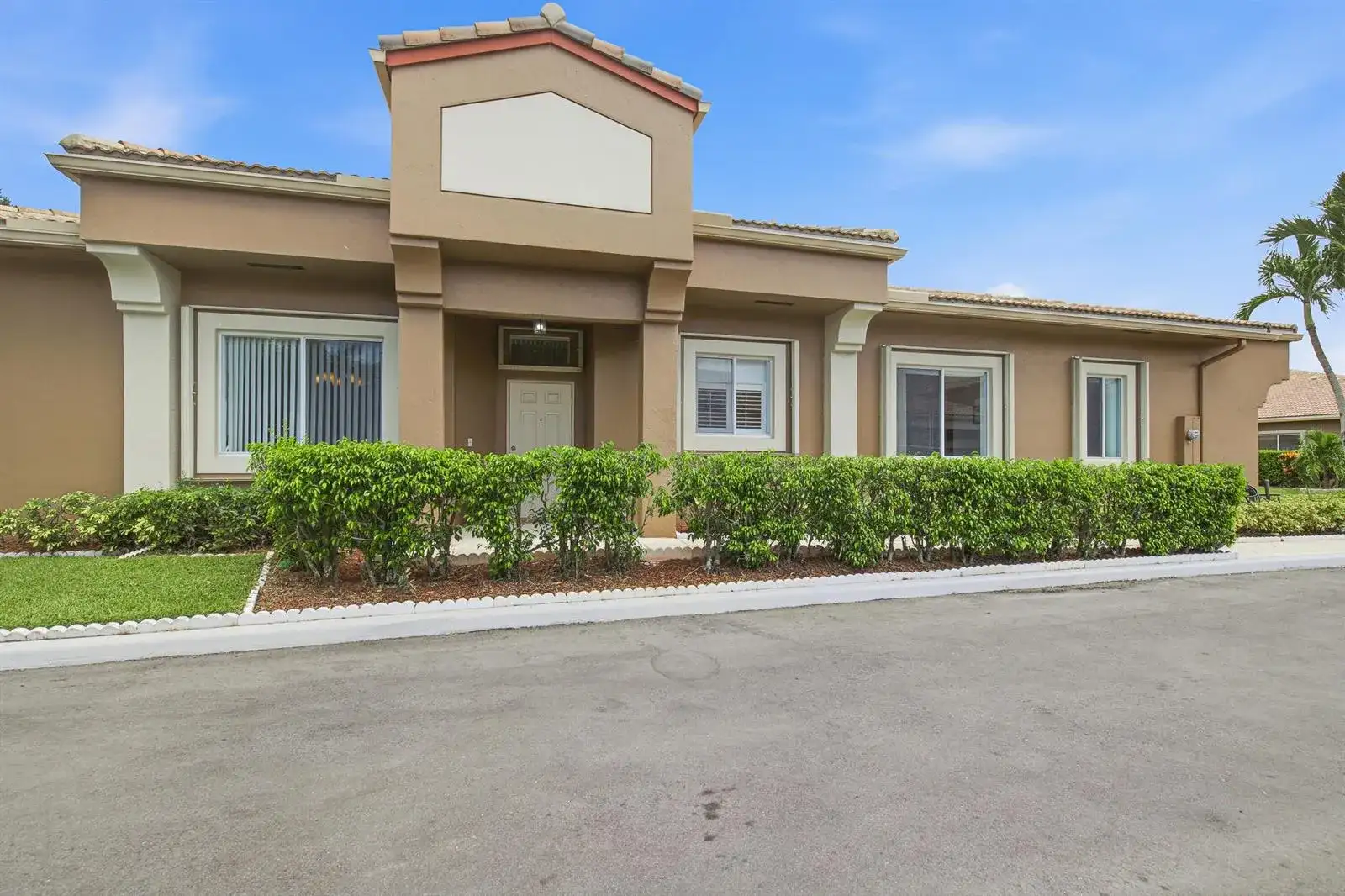 10216 Lombardy Drive, Tamarac FL 33321 photo 2