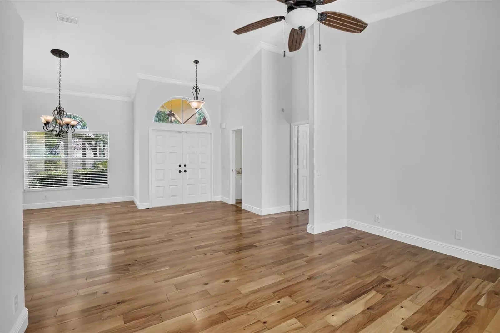1959 Water Ridge Dr, Weston FL 33326