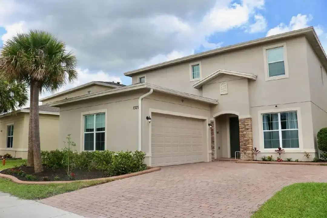 1327 NW Leonardo Circle, Port St. Lucie FL 34986