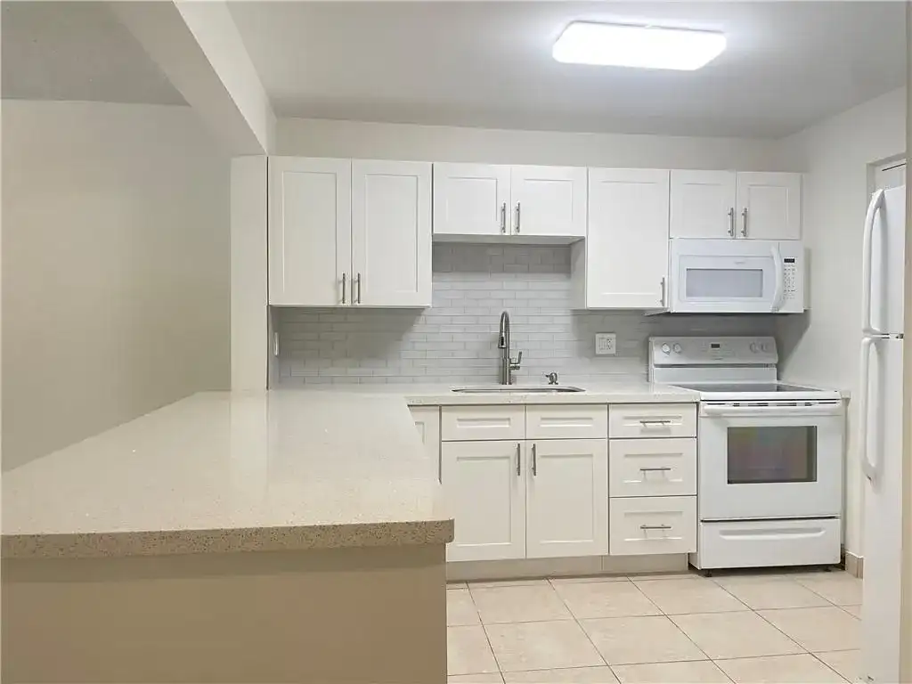 2307 S Cypress Bend Drive # 207a, Pompano Beach FL 33069