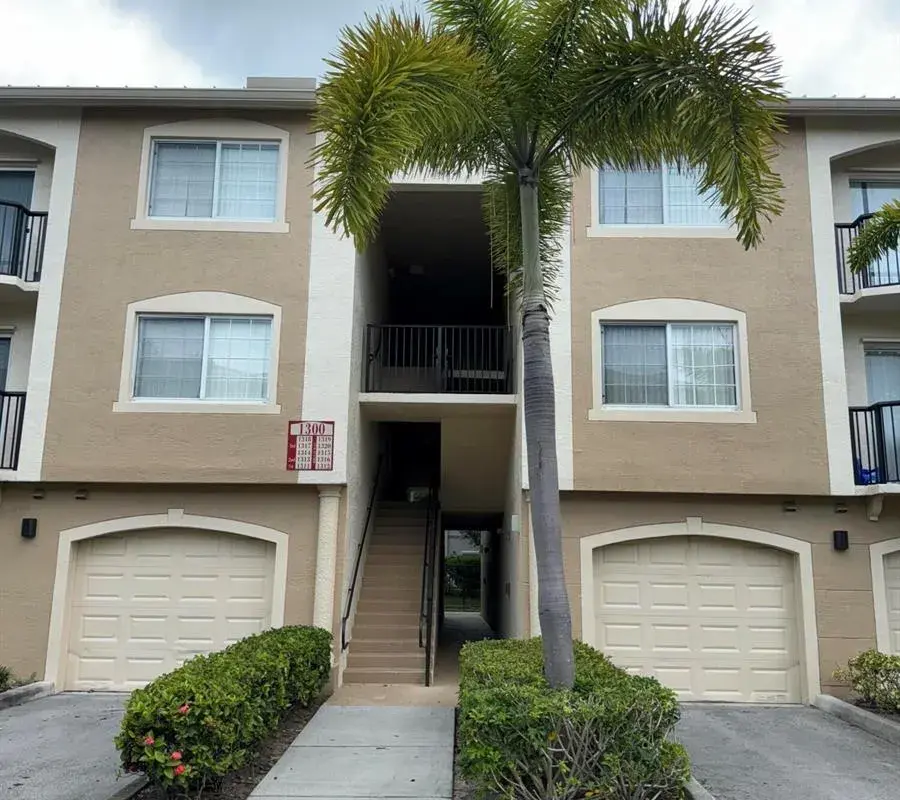 1300 Crestwood Drive # 1309, Royal Palm Beach FL 33411