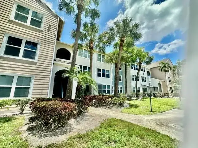2305 N Congress Avenue # 11, Boynton Beach FL 33426