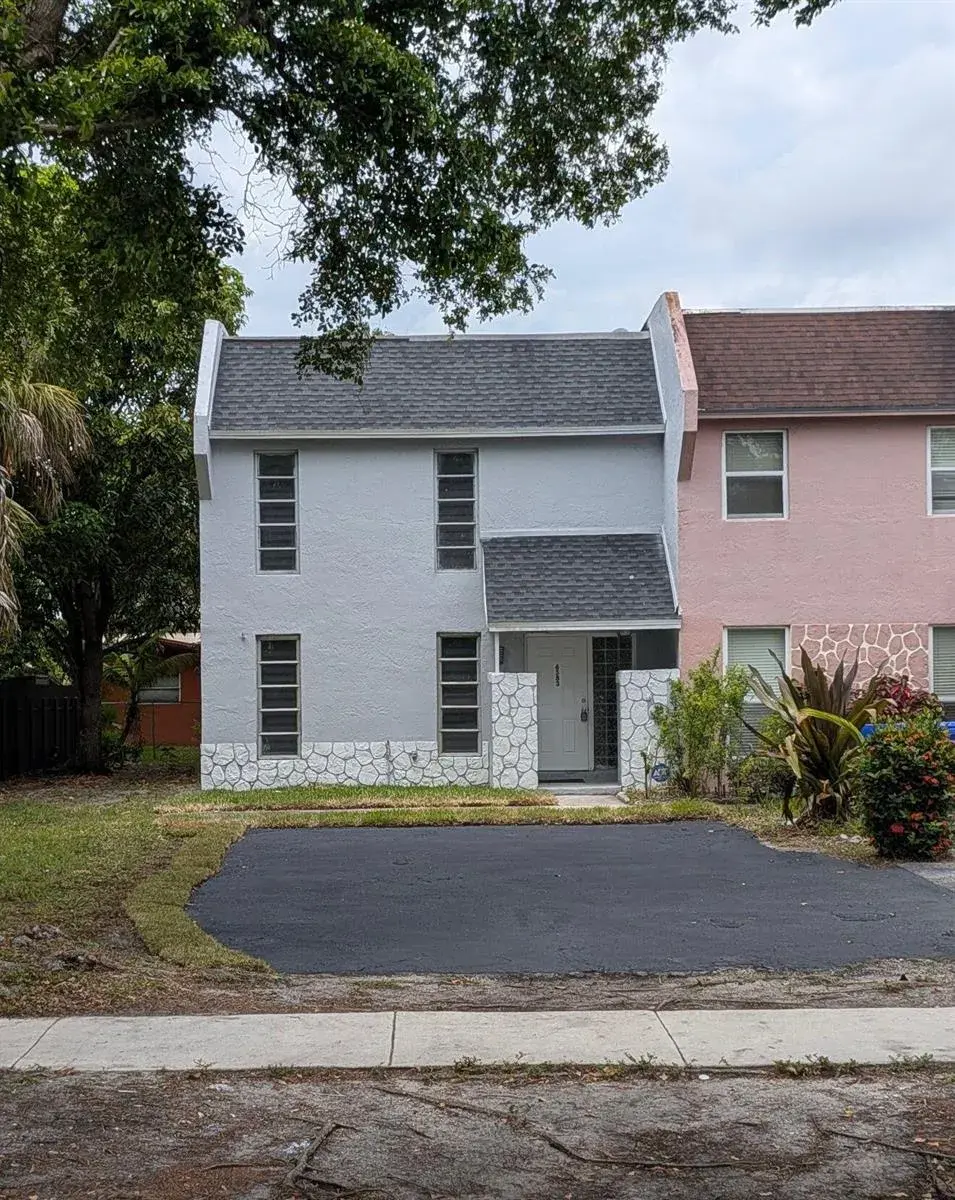6583 Boulevard Of Champions, North Lauderdale FL 33068
