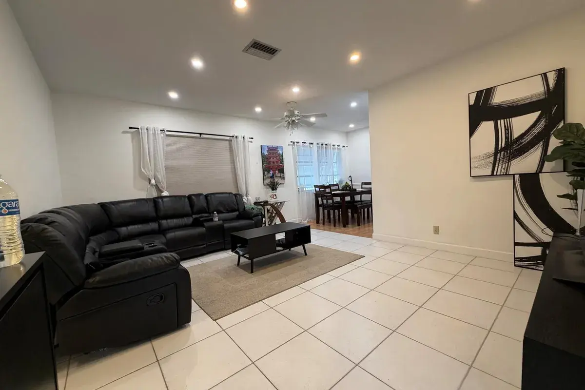 1300 N 17th Avenue # 206, Hollywood FL 33020