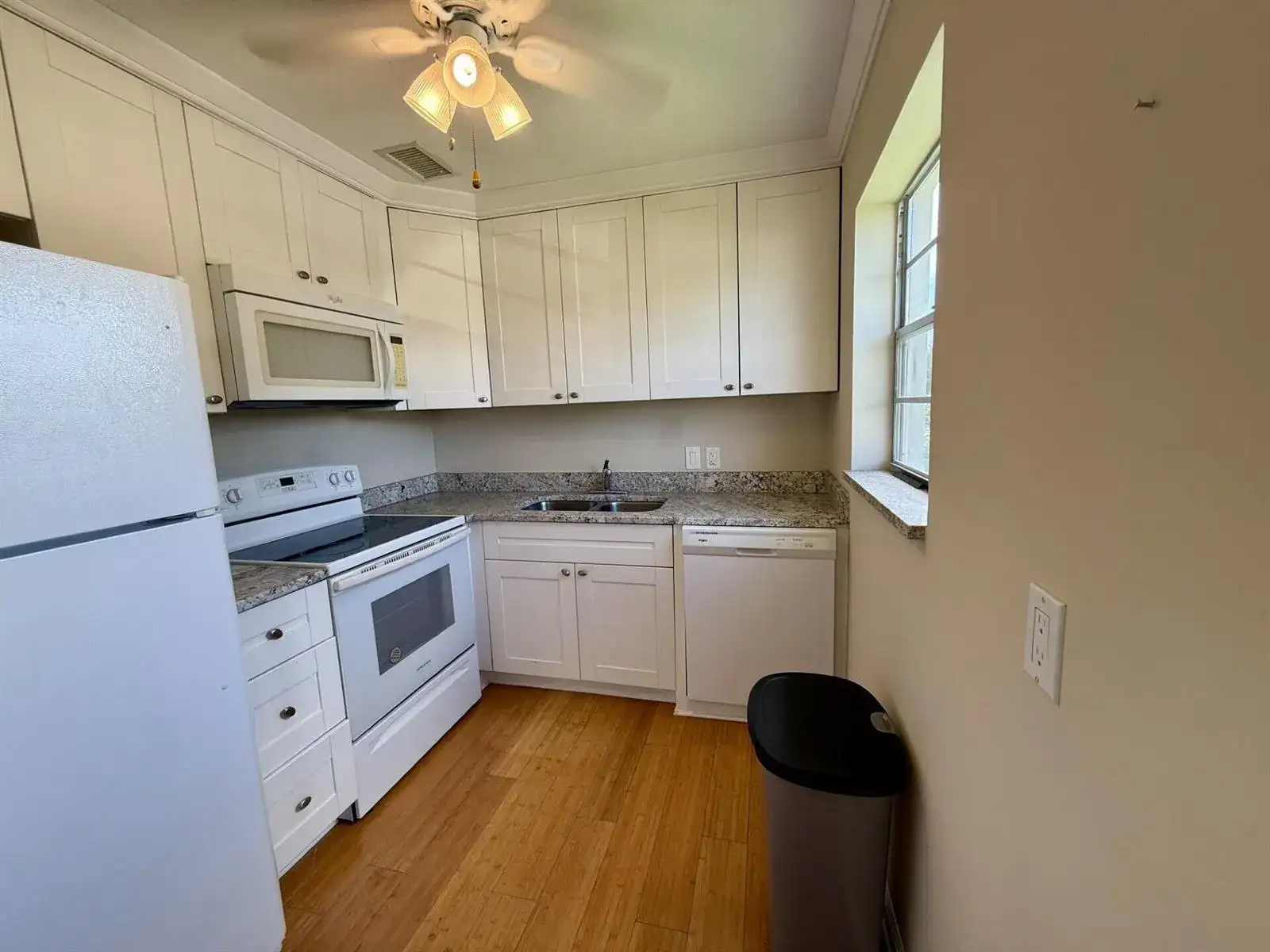 73 Hastings E, West Palm Beach FL 33417 photo 4