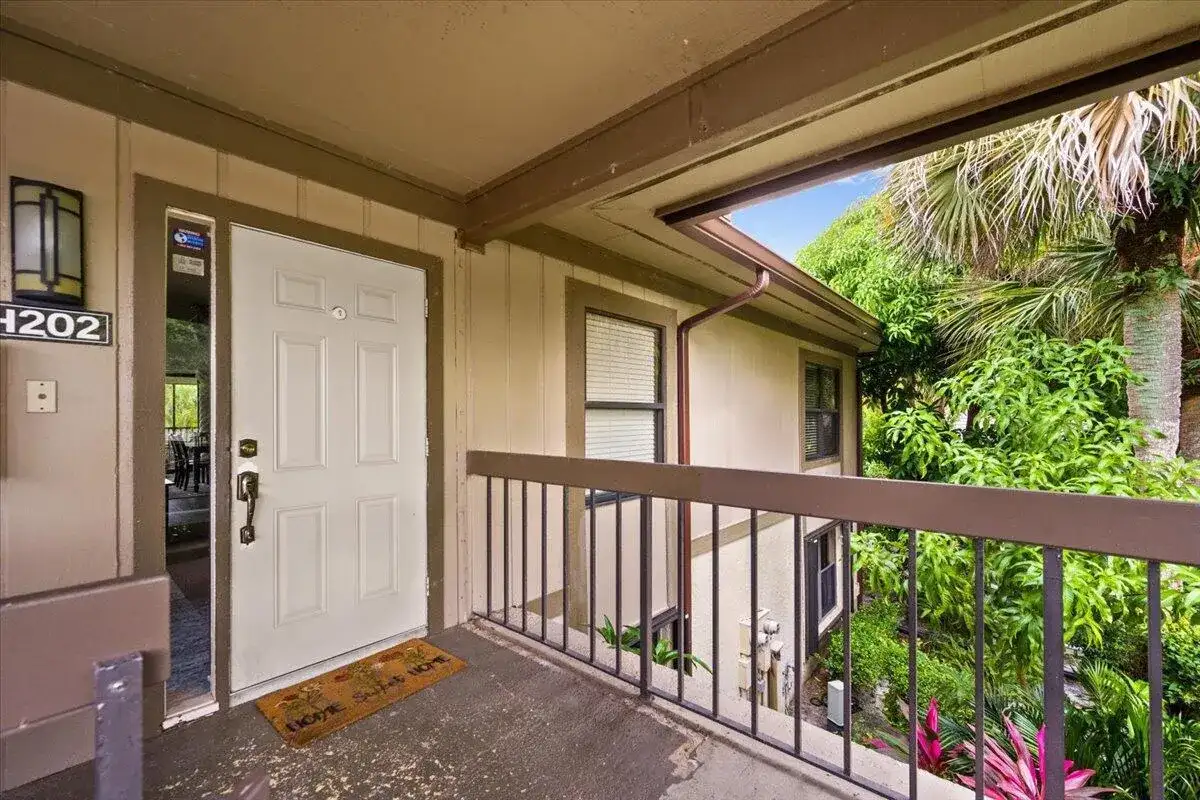 2835 Polo Island Drive # H202, Wellington FL 33414 photo 2