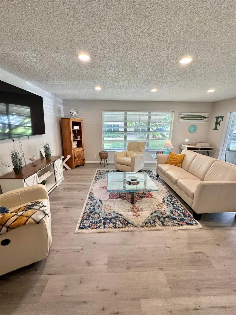 1342 High Point Way SE # D, Delray Beach FL 33445