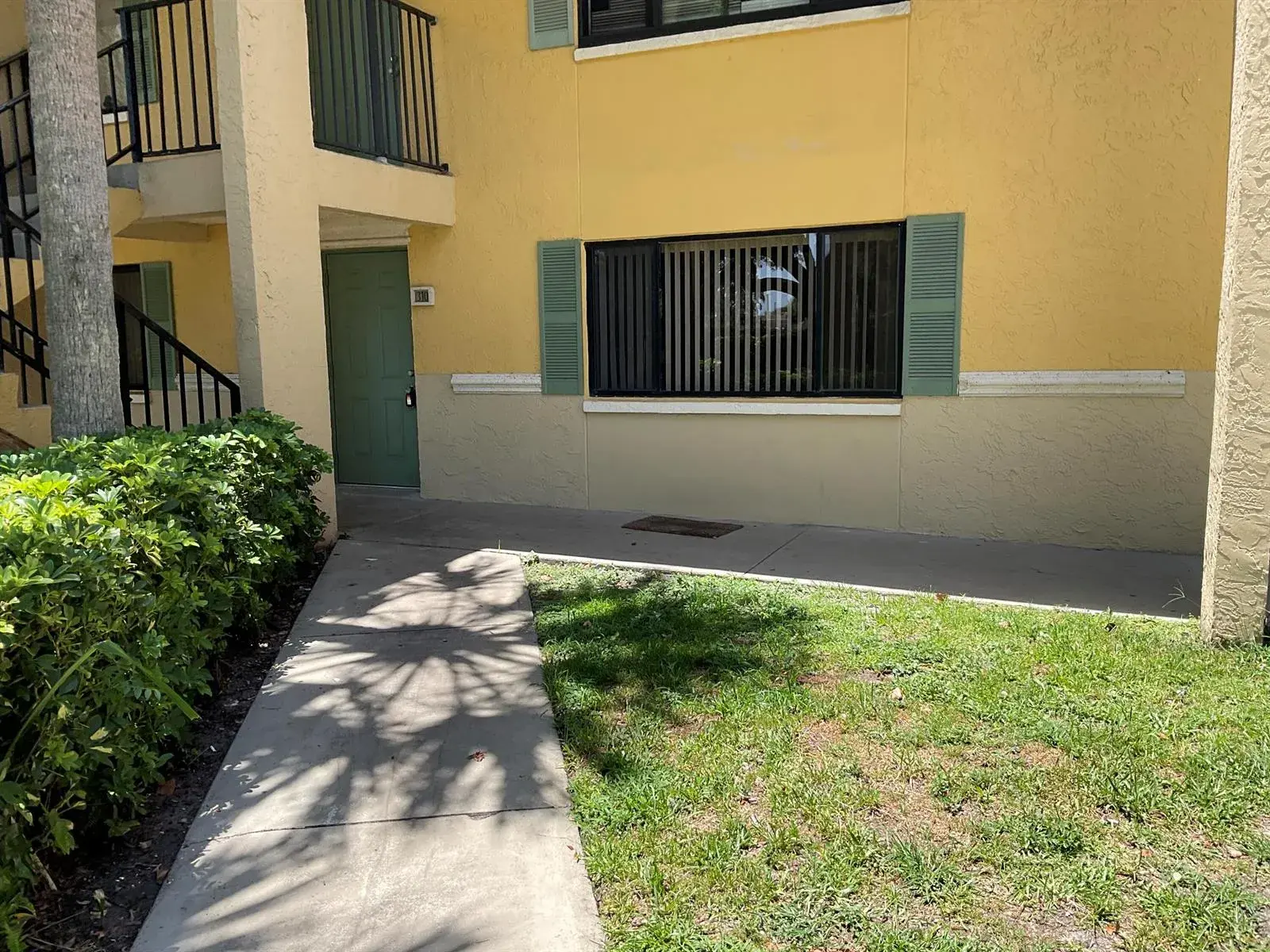 310 Meadows Circle, Boynton Beach FL 33436