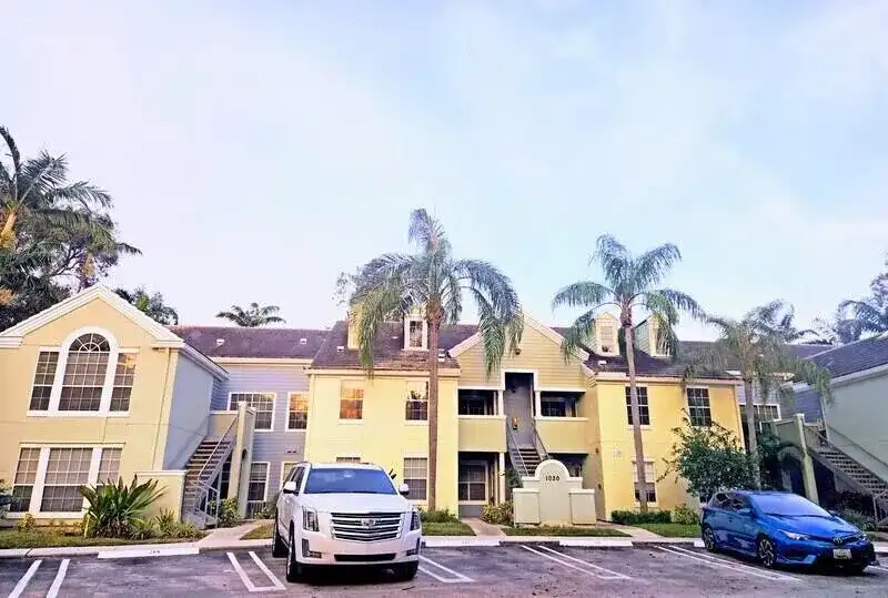 1020 Crystal Way # F, Delray Beach FL 33444