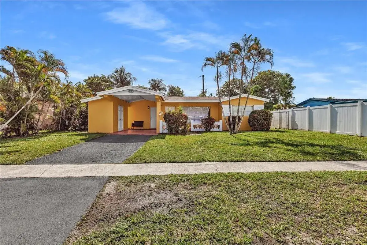 3560 NW 34th Way, Lauderdale Lakes FL 33309 photo 2