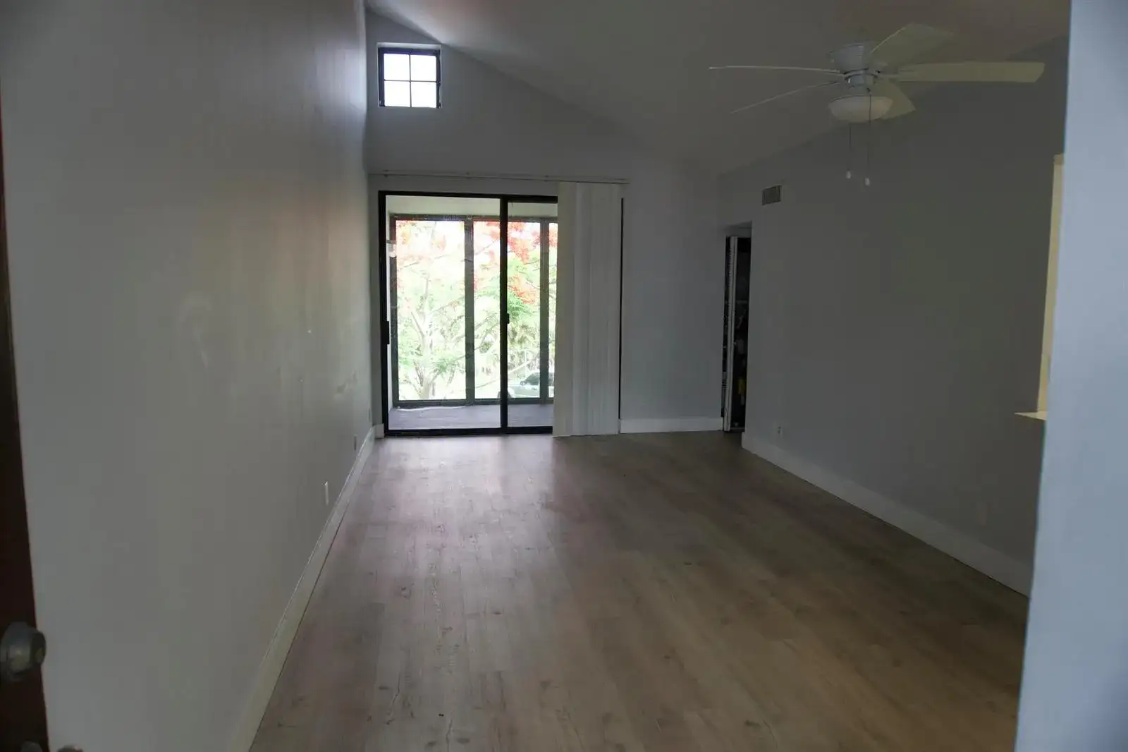 213 Lake Pointe Drive # 211, Oakland Park FL 33309 photo 2
