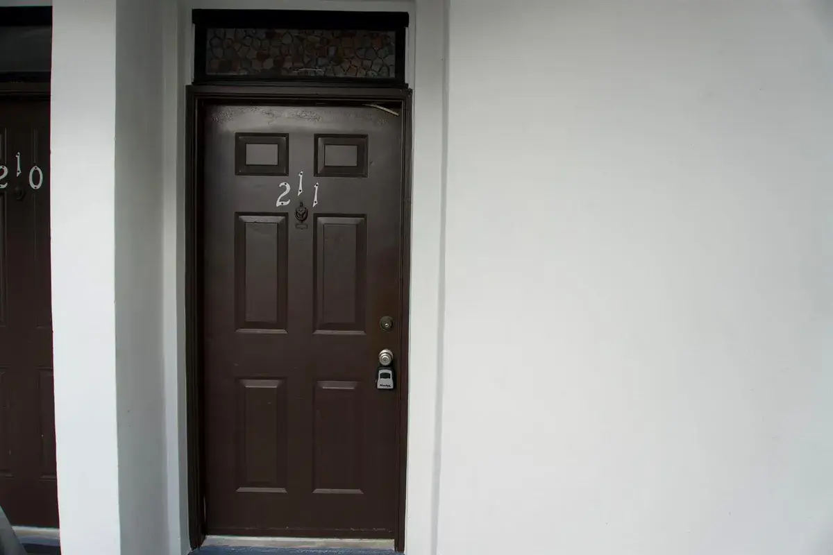 213 Lake Pointe Drive # 211, Oakland Park FL 33309