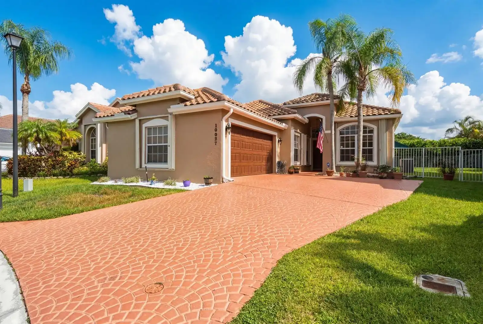 10827 La Salinas Circle, Boca Raton FL 33428