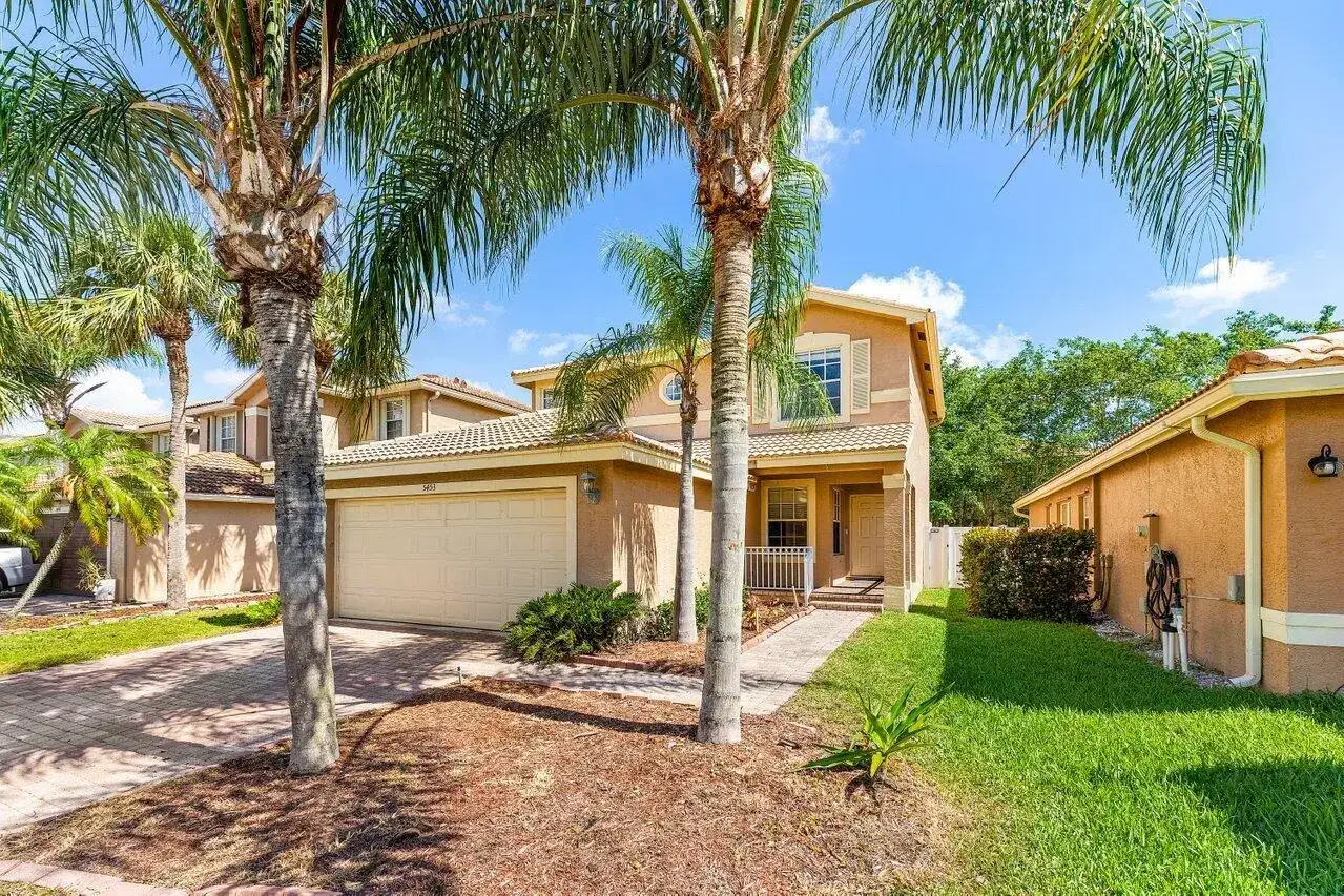 5453 Queenship Court, FL 33463 photo 2