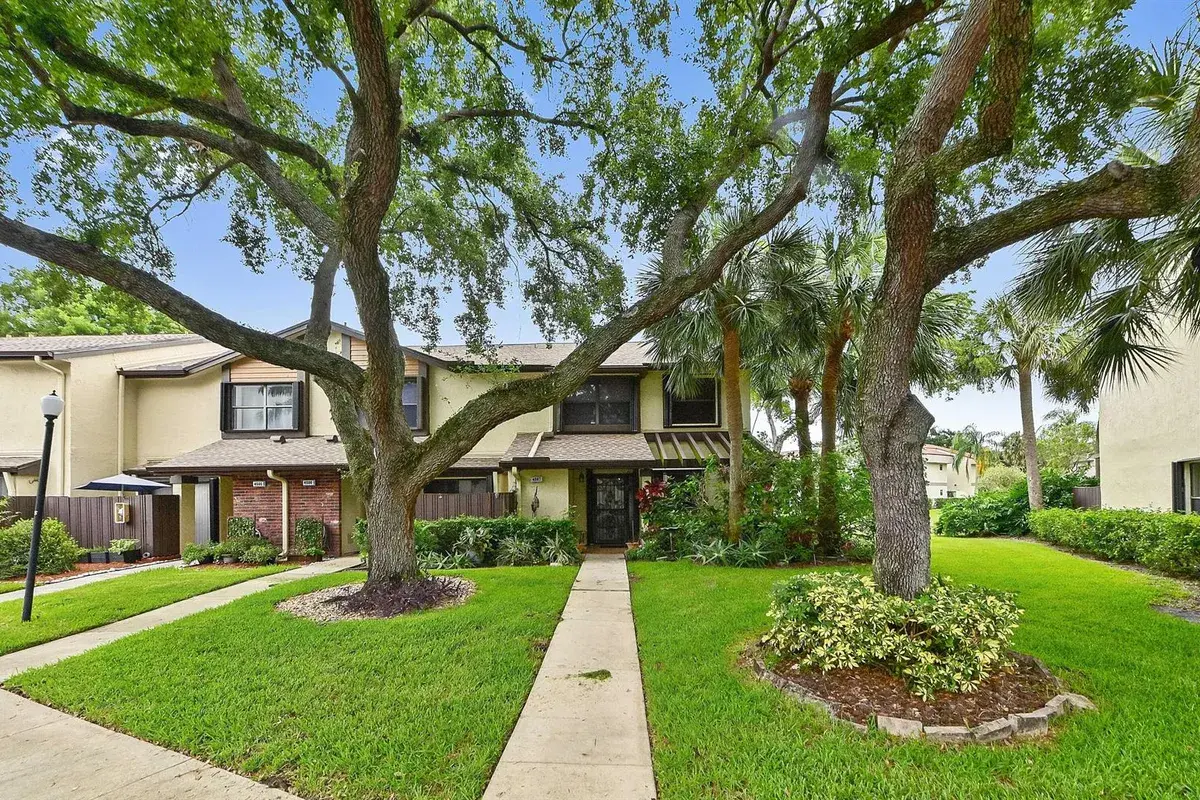 4587 Carambola Circle S # 27218, Coconut Creek FL 33066