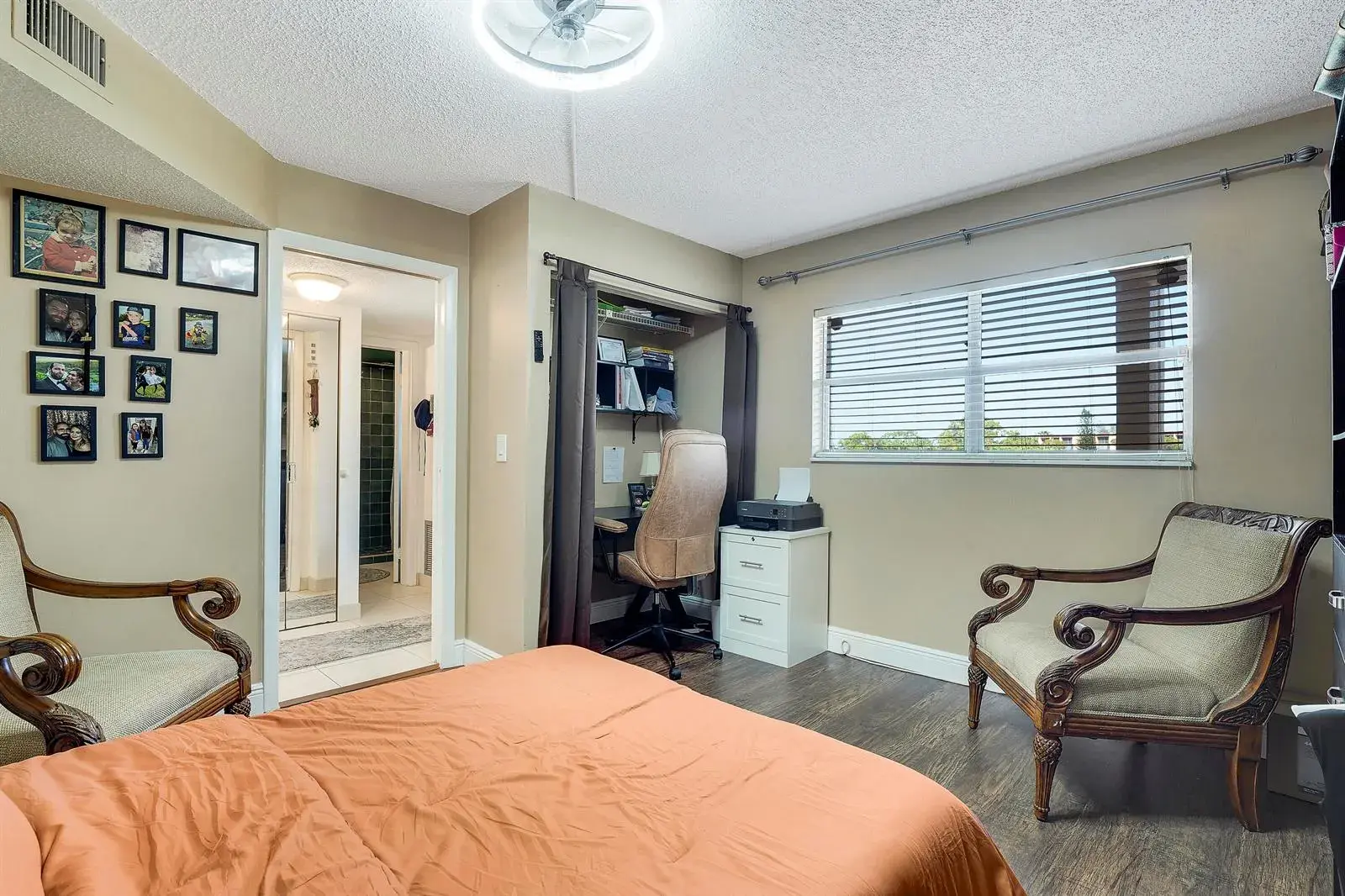 3755 Via Poinciana, FL 33467