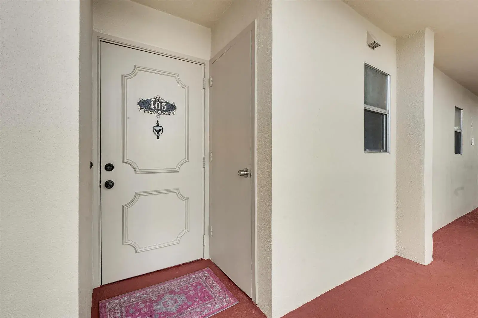 3755 Via Poinciana, FL 33467