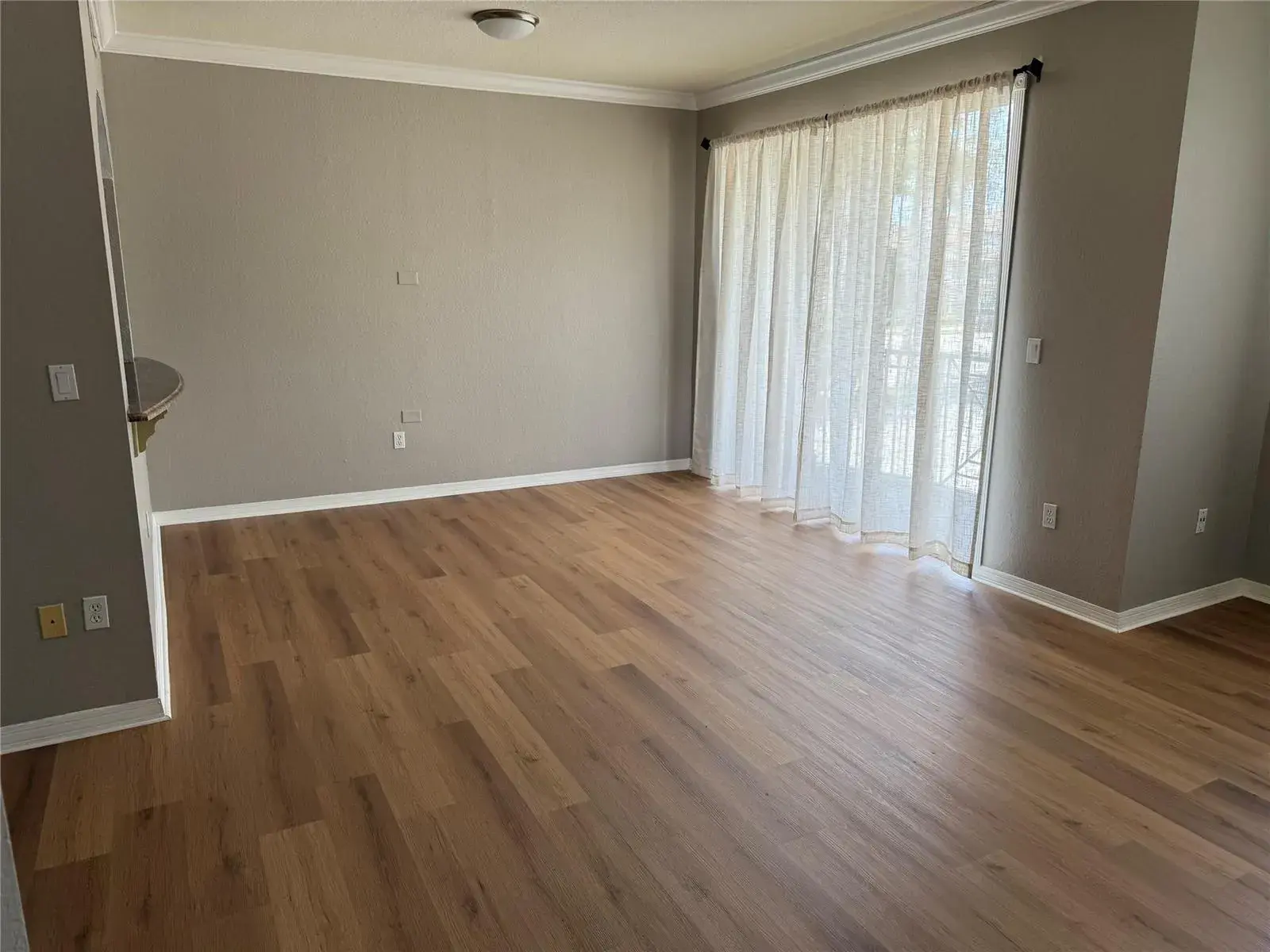 8930 W Flagler Street # 215, Miami FL 33174