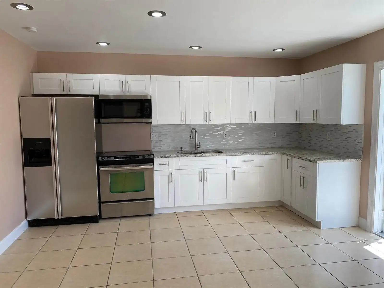 16 NE 9th Avenue, Deerfield Beach FL 33441