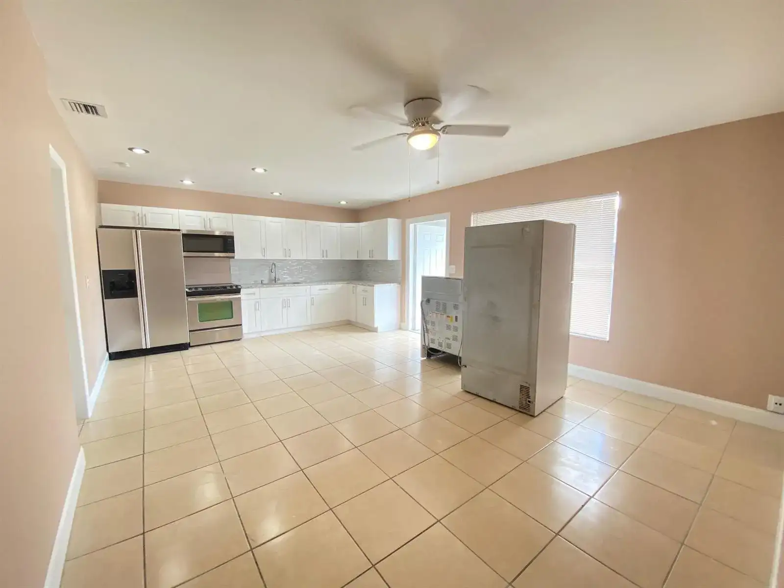 16 NE 9th Avenue, Deerfield Beach FL 33441 photo 2