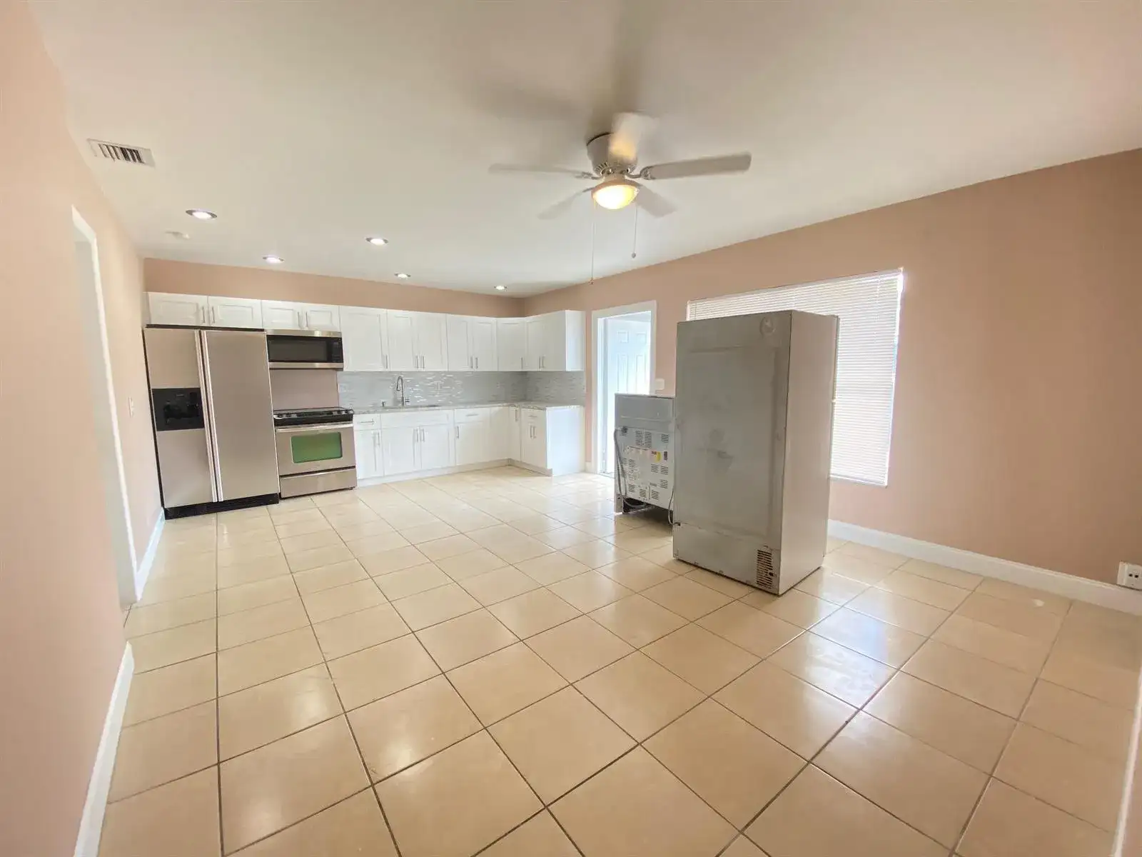 16 NE 9th Avenue, Deerfield Beach FL 33441 photo 3
