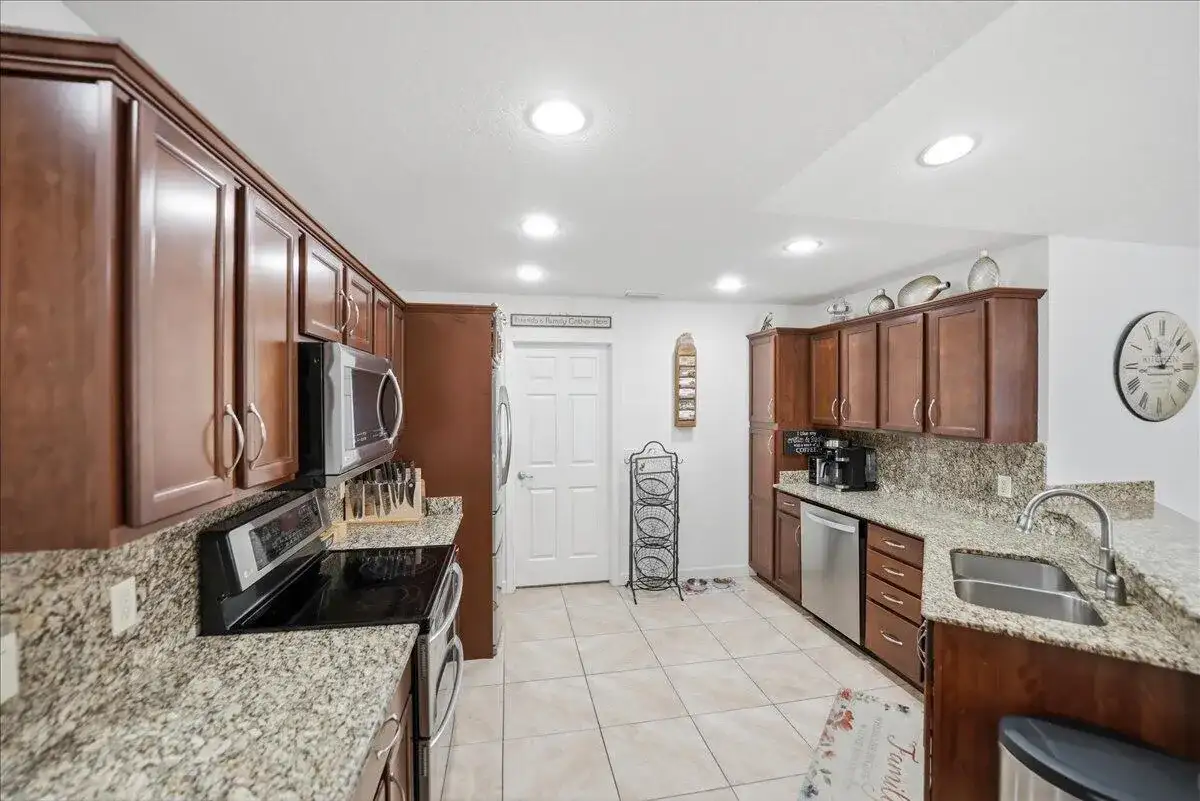 130 Mediterranean Boulevard N, Port St. Lucie FL 34952 photo 5